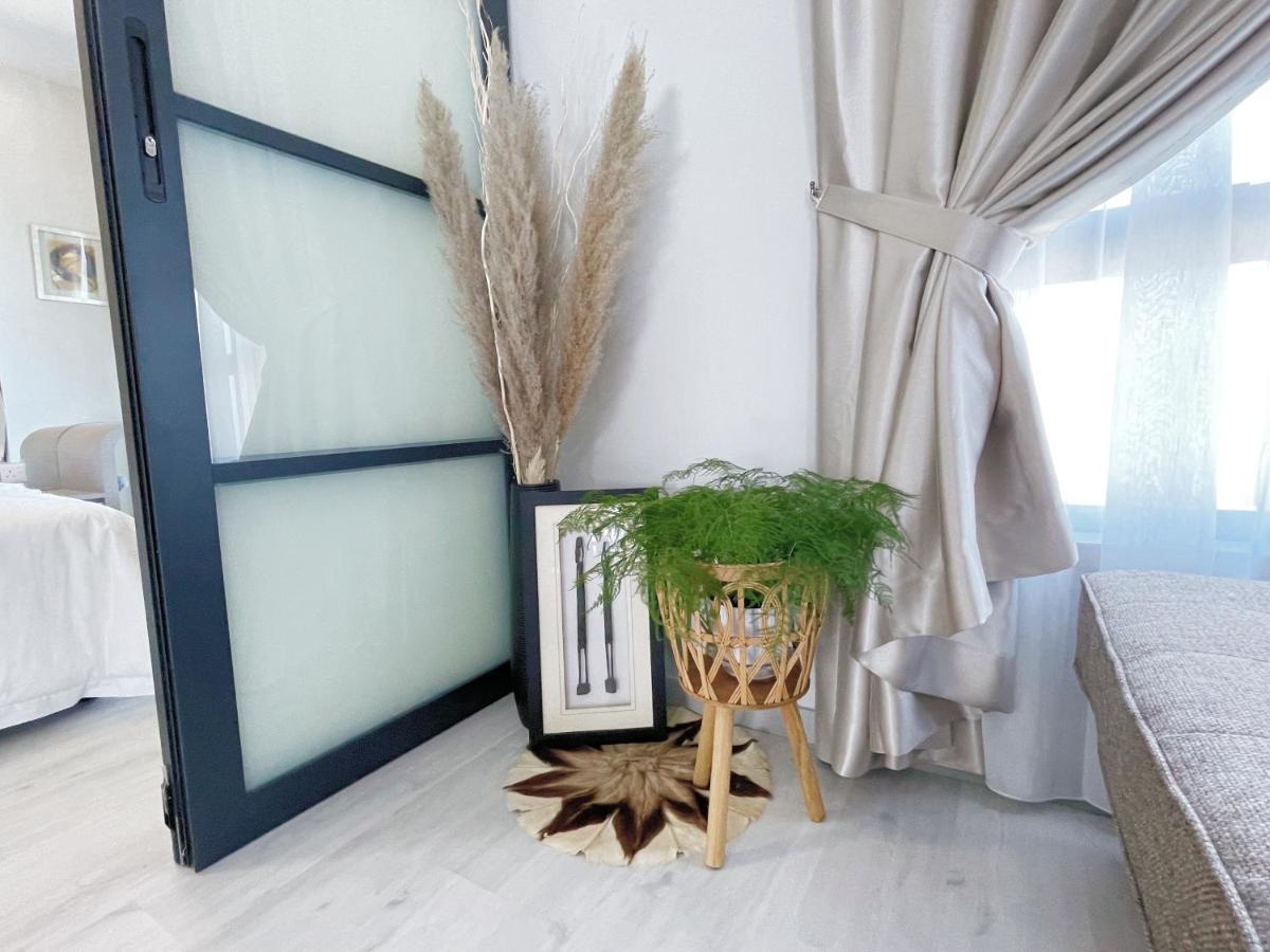 Seaside Lavender Suite Jesselton Quay Citypads Kota Kinabalu Buitenkant foto